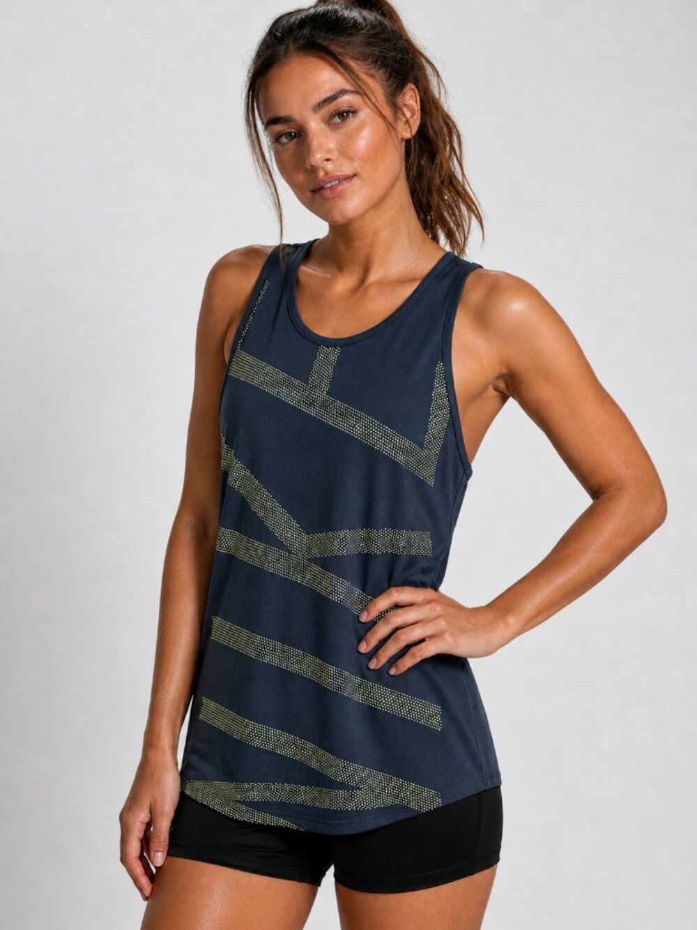Nike Women’s Black Athletic Tank Top Sleeveless Dri-Fit Style Large